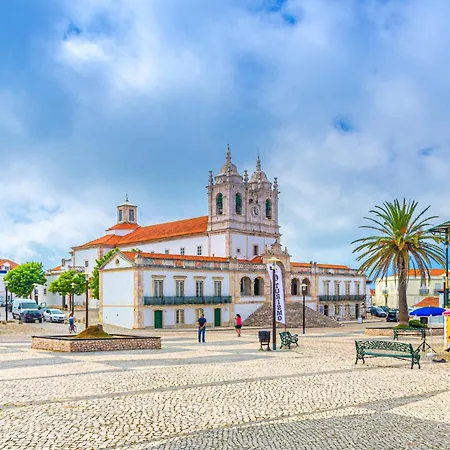 Апартаменты Sunset - By Sch Назаре